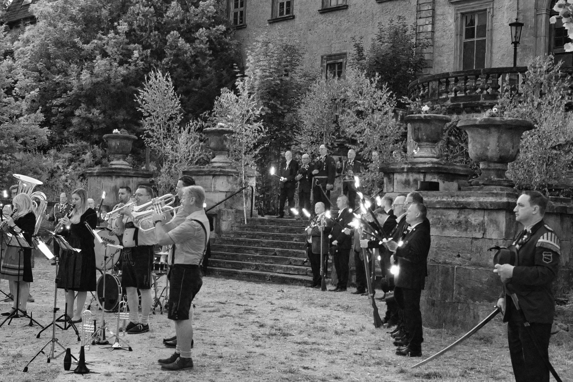 Großer Zapfenstreich vor dem Ringelheimer Schloss